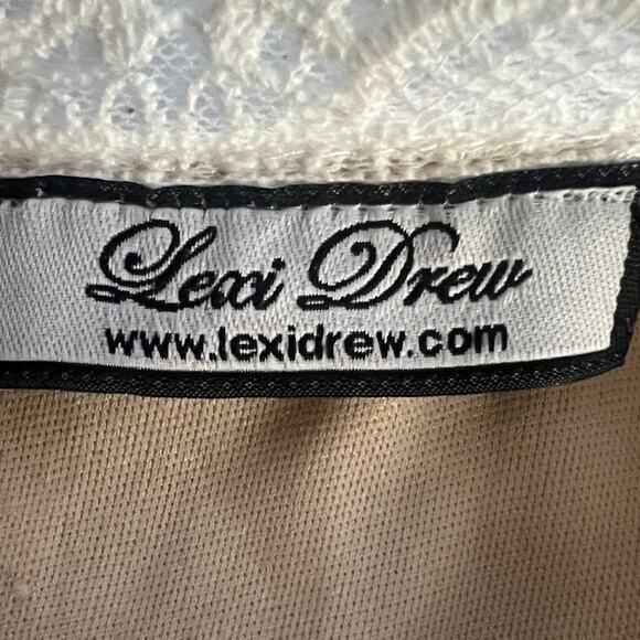 Lexi Drew Women's Short Sleeve Deep V Neck White Lace Jumpsuit Small - Picture 6 of 7